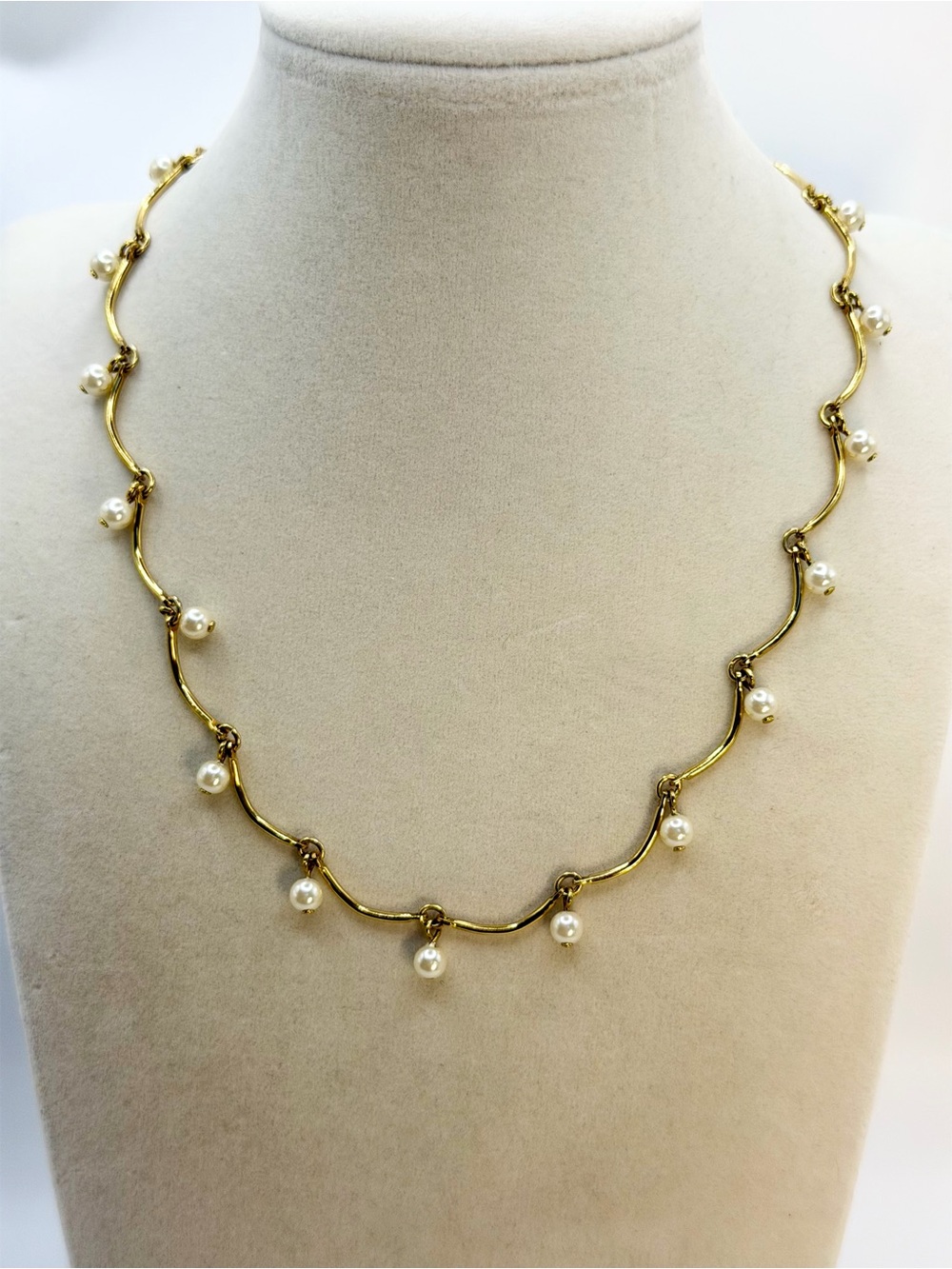 Vintage Signed Avon Gold Tone Wavy Bar & Faux Pearl Station Choker Necklace